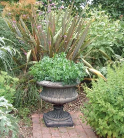 Statues & Sculptures Large|Round-Derbyshire Vase Stone Garden Planter