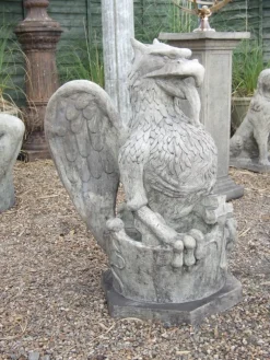 Statues & Sculptures Griffins-Heraldic Griffin Stone Garden Statue