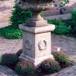 Statues & Sculptures Plinths & Pedestals-Laurel Column Stone Garden Pedestal